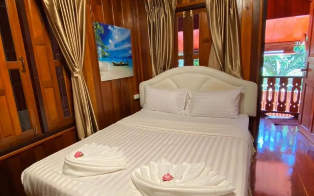 Ruan Mai Naiyang Beach Resort