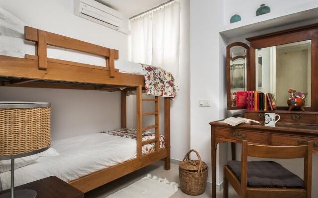 Bright & Beautiful 3 BD Apartment With Private Terrace - Magdalena Terrace