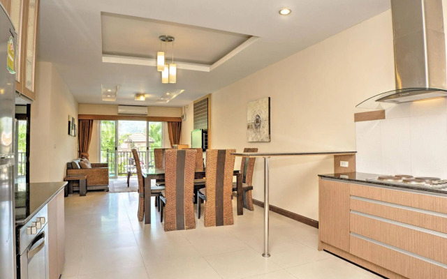 Whispering Palms Suite