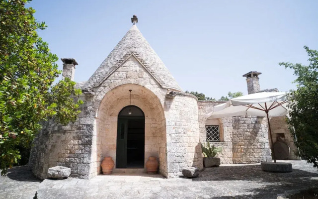 Trullo Bosco Selva Fasano by Typney