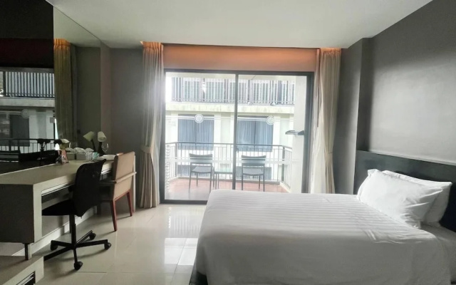 Studio Apartments With Shared Pool Near Patong Beach