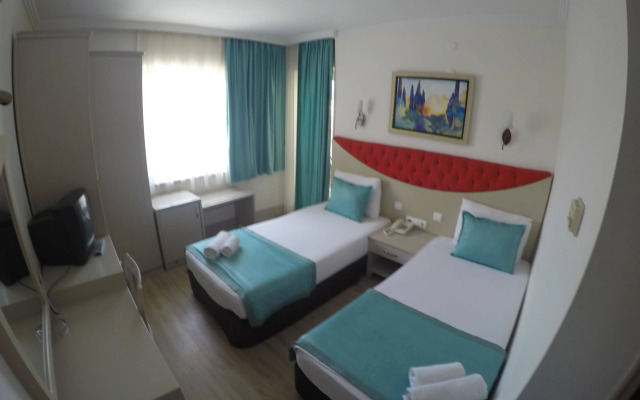 Almena Hotel