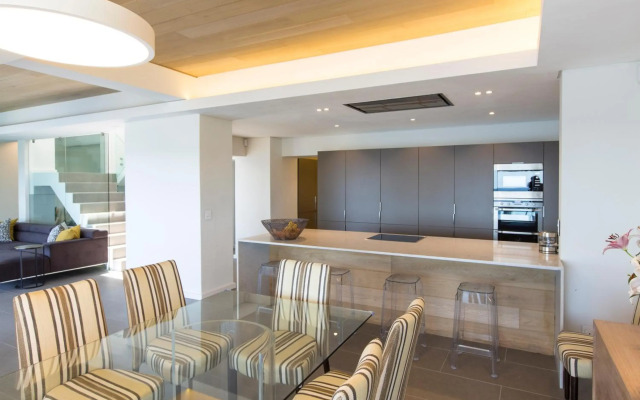 62 Camps Bay