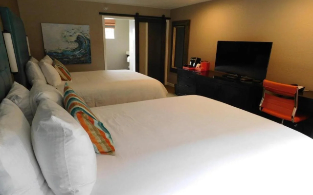 Wave Street Inn