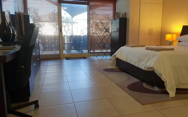 Studio 4 - ground floor Fremantle apartment