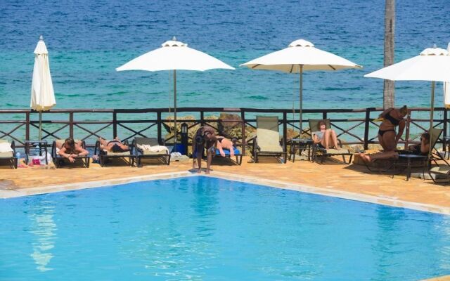 Ledger Plaza Bahari Beach