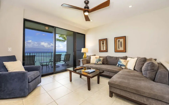 Noelani 304 3bdrm 2.5 Bath 3 Bedroom Condo by RedAwning