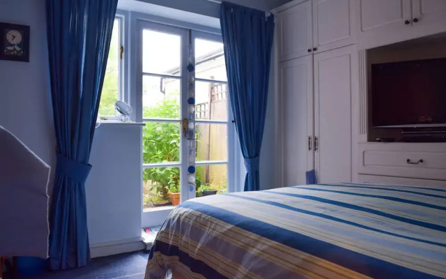 1 Bedroom Garden Flat in Wimbeldon