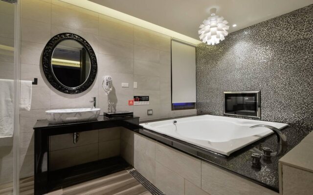 M hotel
