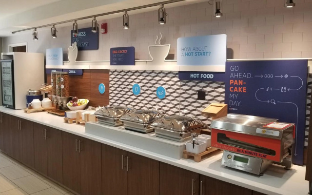 Holiday Inn Express Hotel and Suites Kinston by IHG