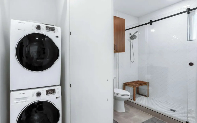 Creekside Modern Condo for 4