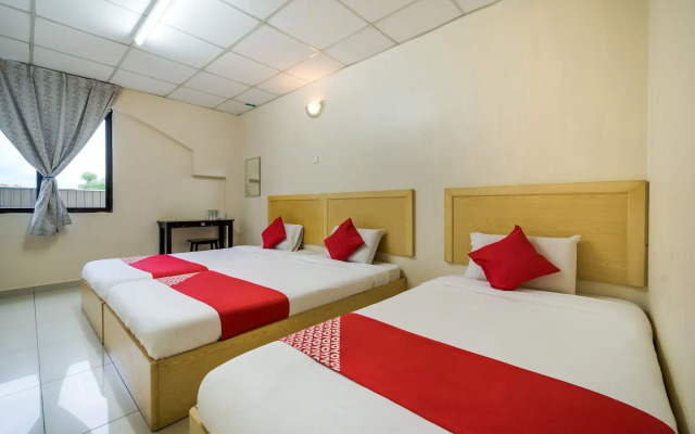 OYO 301 River Inn Hotel