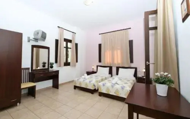 Palirria Hotel & Studios