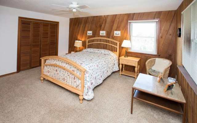 Downey Duckling - 5 Br Home