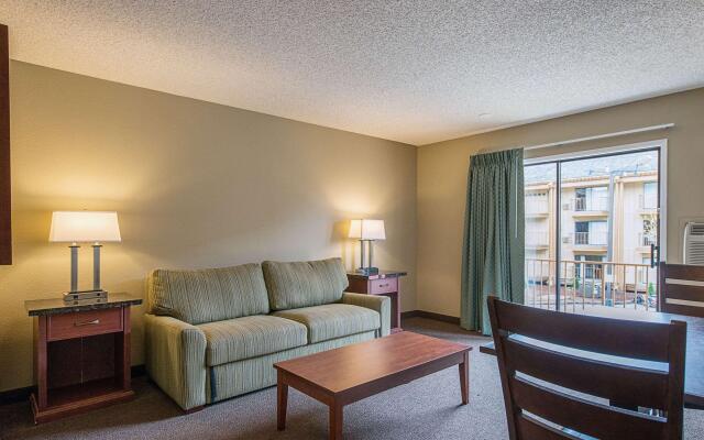 Rodeway Inn & Suites Portland