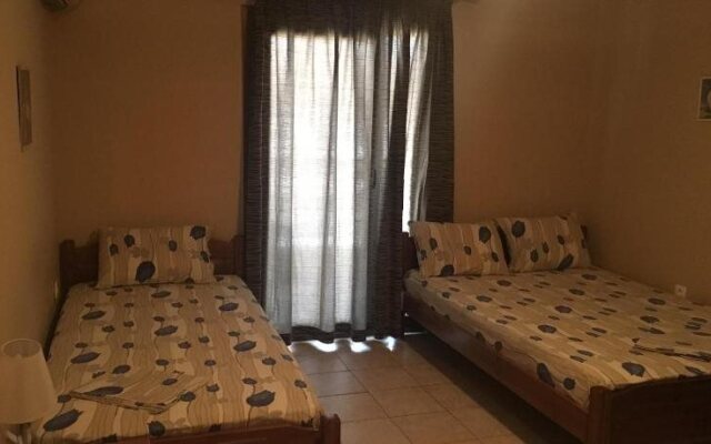 Dimitra's Apartments