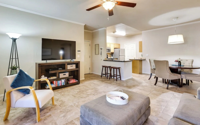 Walk to Papago Park: Central Phoenix Condo