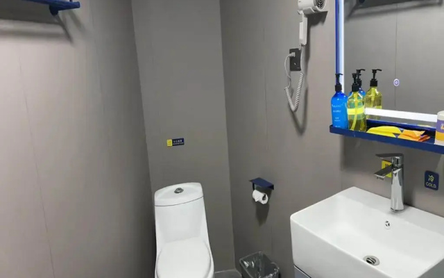 7Days Inn Chain Hotel (Chengdu Wuhou Temple Jinli Provincial Orthopedic Hospital Subway Station)