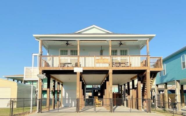 At Long Last 3 Bedroom Home by RedAwning