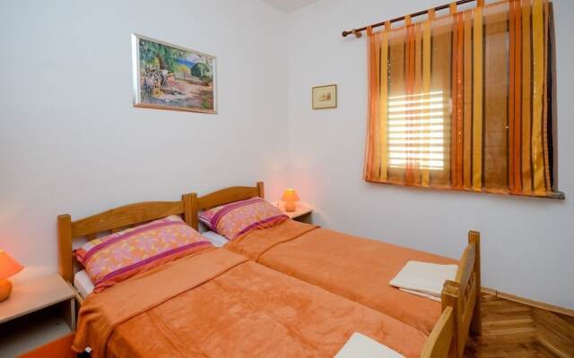 Apartments Anamarija