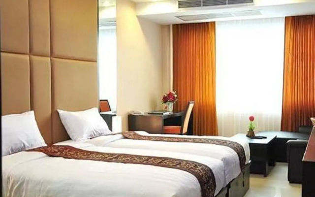 Le Platinum Residency