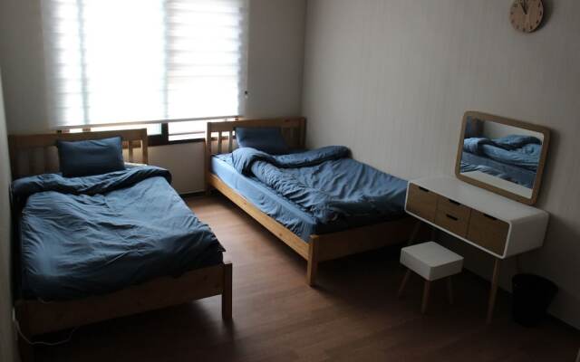 Song for Sharehouse