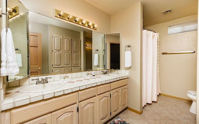 Paradise Retreat 4BR by Casago