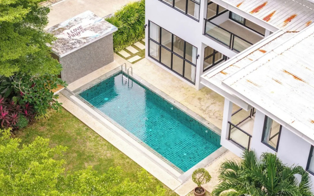 One of Phukets Best Villas V212