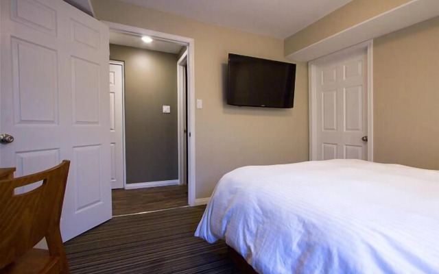 Howey Bay Motel & Restaurant