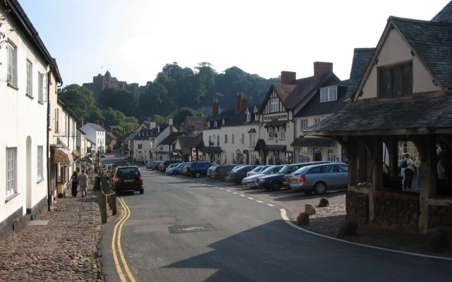 1A High Street, Dunster,