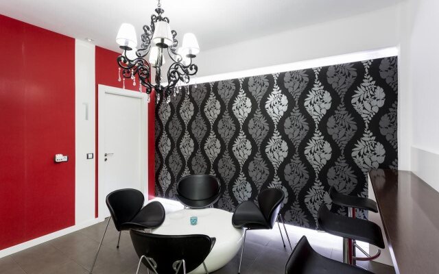 OYO Salamanca Suites