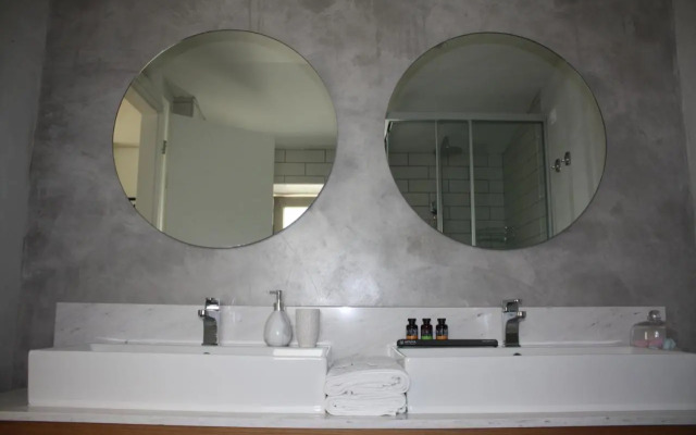 Anemolia Parga Suites