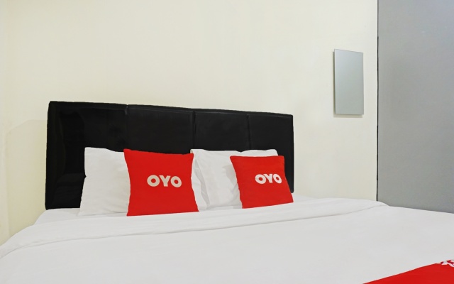 Super OYO 1868 J&b Room Pramuka