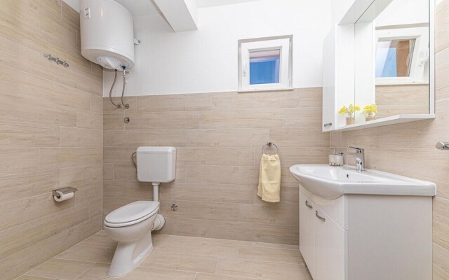 Beautiful Home in Kanica With Wifi and 2 Bedrooms