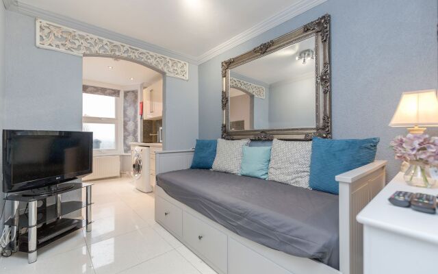 Watford General Suites