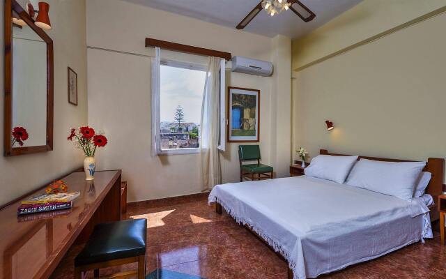 Lucia Hotel