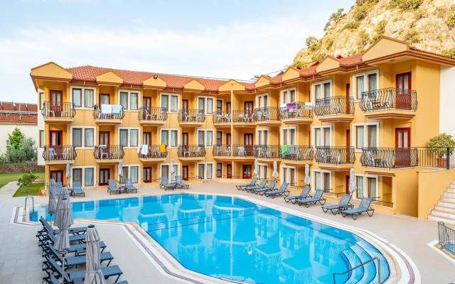 Belcehan Beach Hotel