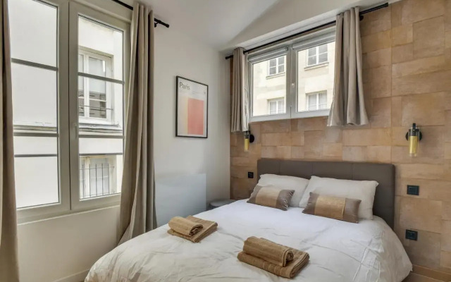 141-Suite Klein, townhouse style APT, Marais, Paris