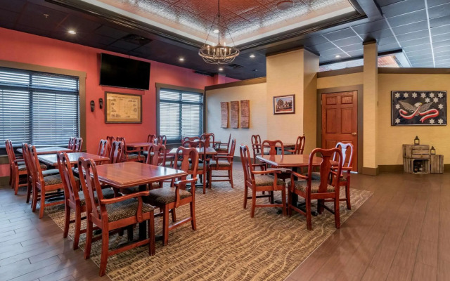 Comfort Suites Downtown Carlisle