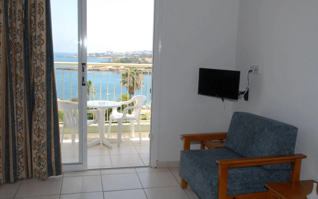 Maistrali Hotel Apartments & Bungalows