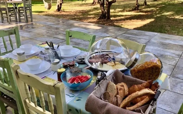 Anastasios Olive Garden Apartments