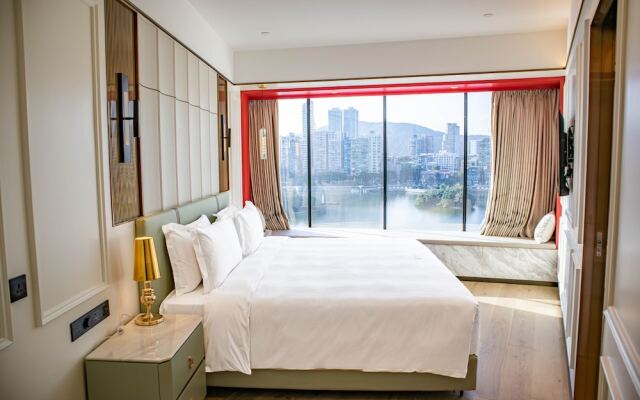 YOHO Resorts World Hotel