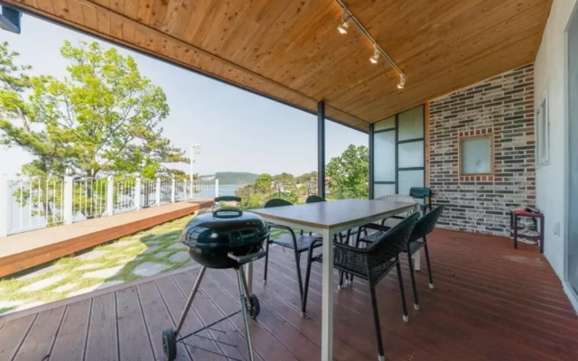 Sacheon Haewoolim Pension