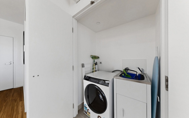 Brand New 2 Bed Apartment With City Views