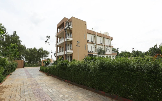 OYO 9140 Maharana Greens
