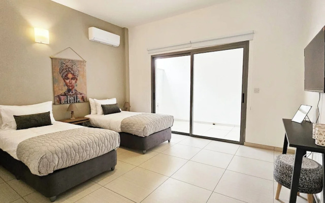 Phaedrus Living Ledras Residences 102