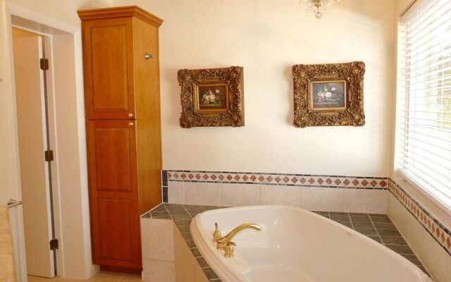 848 Buttonwood Court