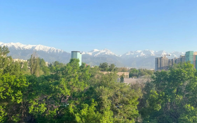 Уютная студия с видом на горы