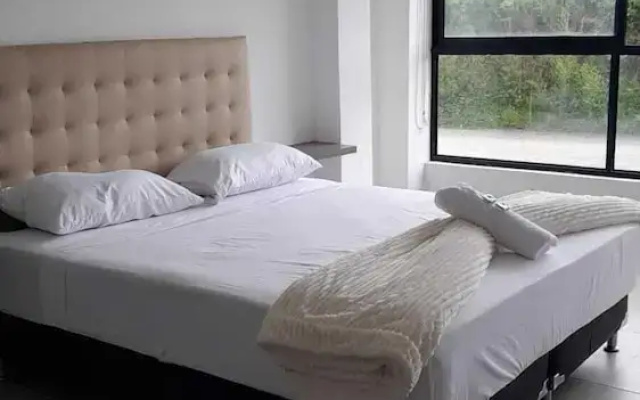 Hotel Golden Hills