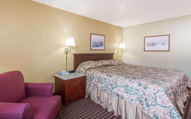 Super 8 by Wyndham La Vale/Cumberland Area